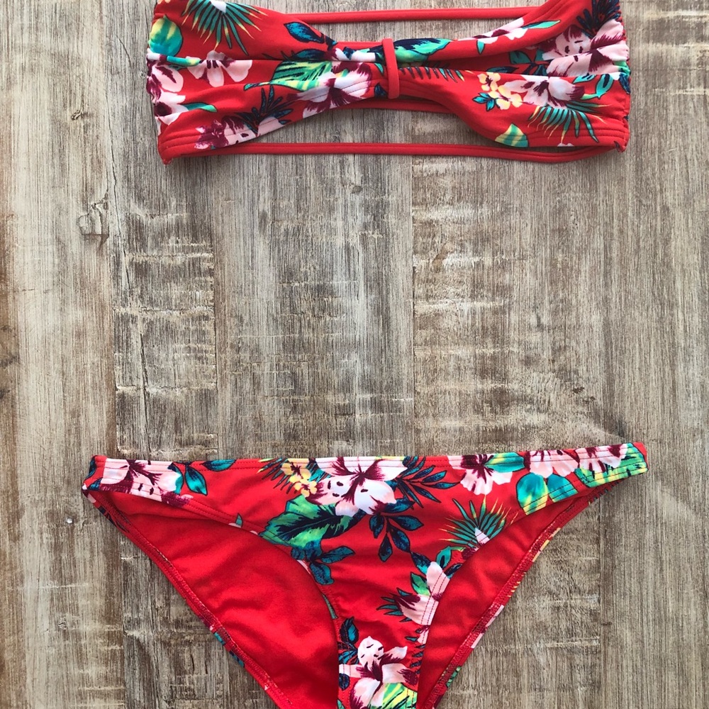 Hollister Floral Swimsuit Set